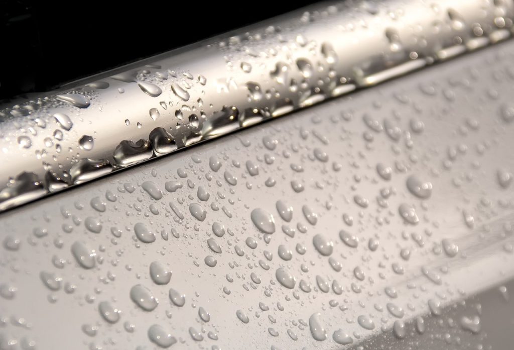Alu with water drop