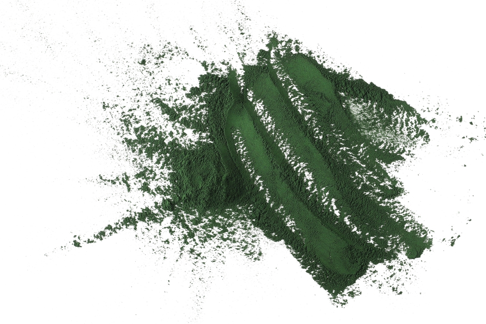 Organic,Spirulina,Powder,,Raw,Isolated,On,White,,Top,View