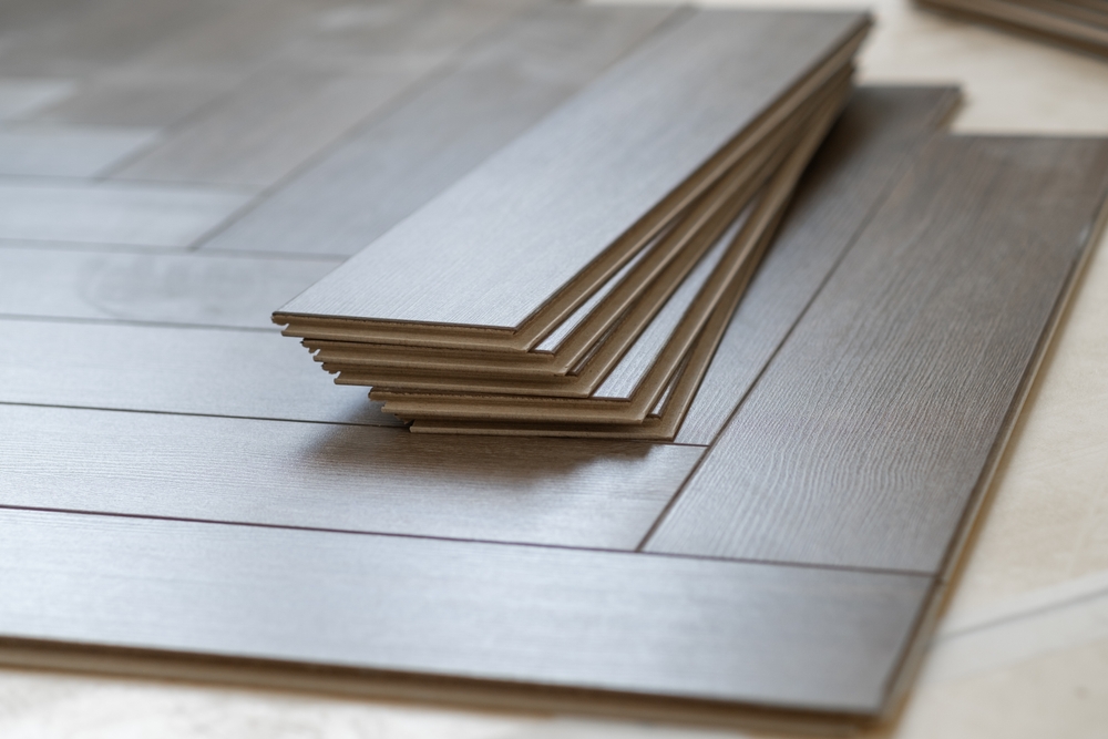 Laminate,Flooring,Installation,In,Progress.,Step-by-step,Laying,Of,Planks,In
