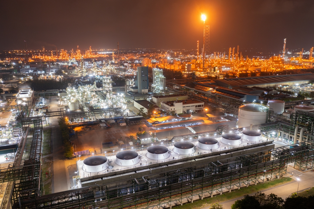 Twilight,Over,An,Intricate,Chemical,Processing,Facility